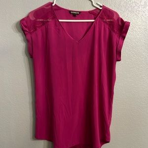 Express Fuschia short sleeve top with lace detail